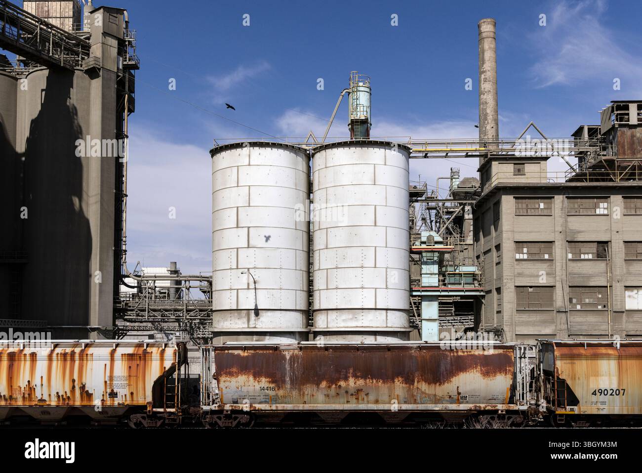 Paesaggio ferroviario industriale all'interno di una struttura complessa Foto Stock