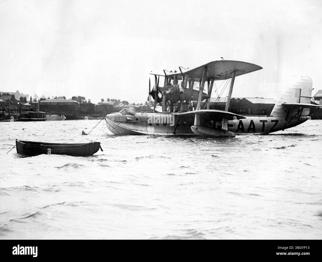L'idrovolante della Imperial Airways Swanage ormeggiato a Southampton pronto per il suo volo per Alexandria per sostituire l'idrovolante della City of Khartoum, che si è schiantato Foto Stock