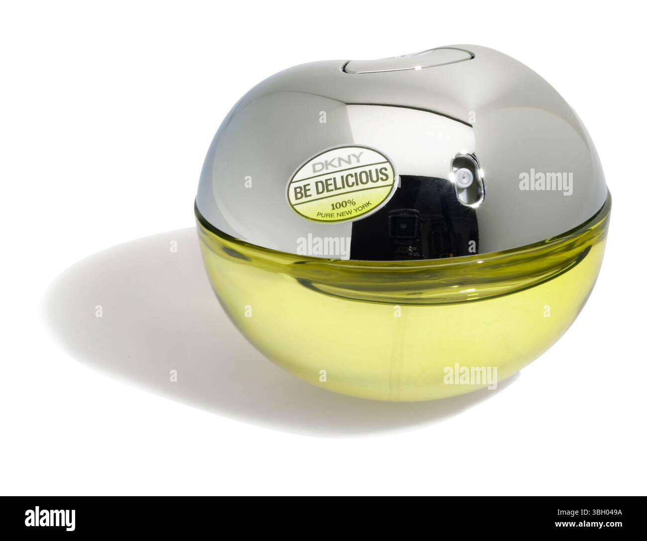 profumo dkny fotografato su sfondo bianco Foto Stock