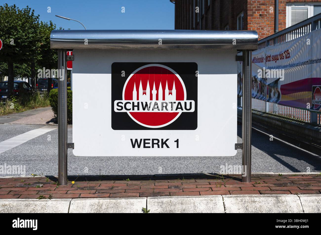 Bad Schwartau, Germania, 20 luglio 2024 - segno della fabbrica alimentare locale Schwartau, Europa Foto Stock