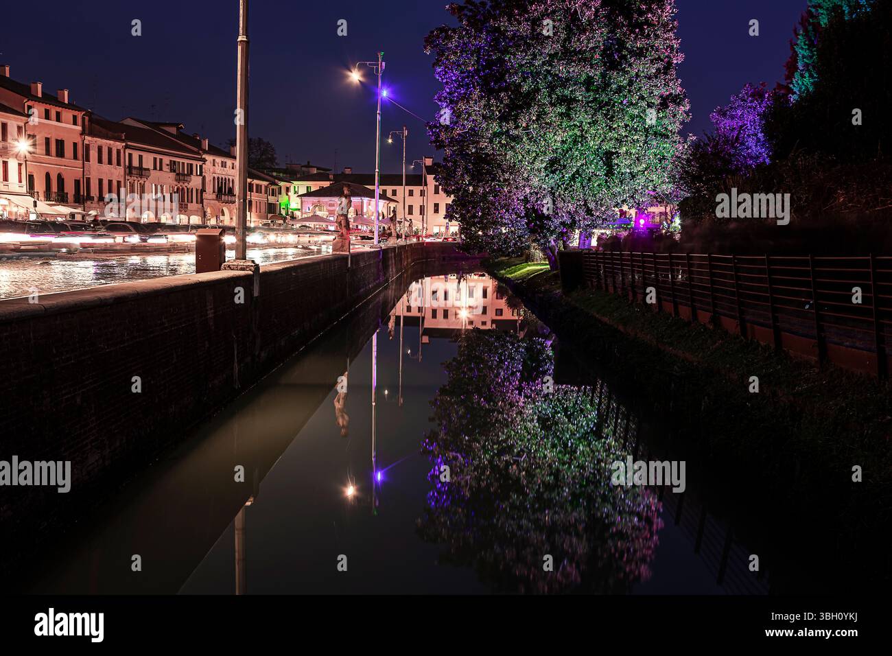 Immagine notturna di Castelfranco Veneto Foto Stock