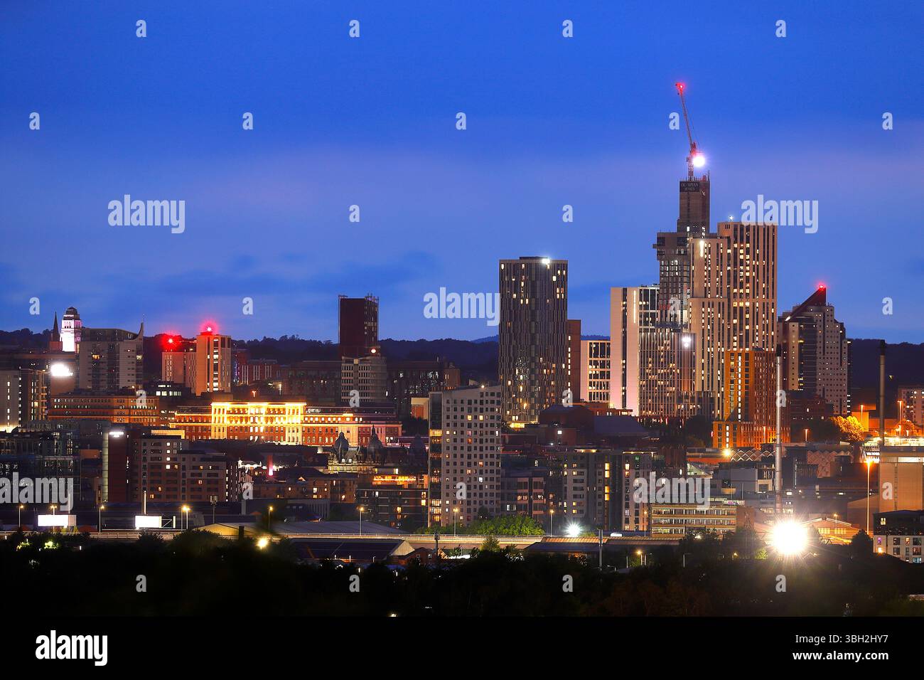 Una vista lontana dell'area degli alloggi per studenti dell'Arena Quarter nel centro di Leeds, West Yorkshire, Regno Unito Foto Stock