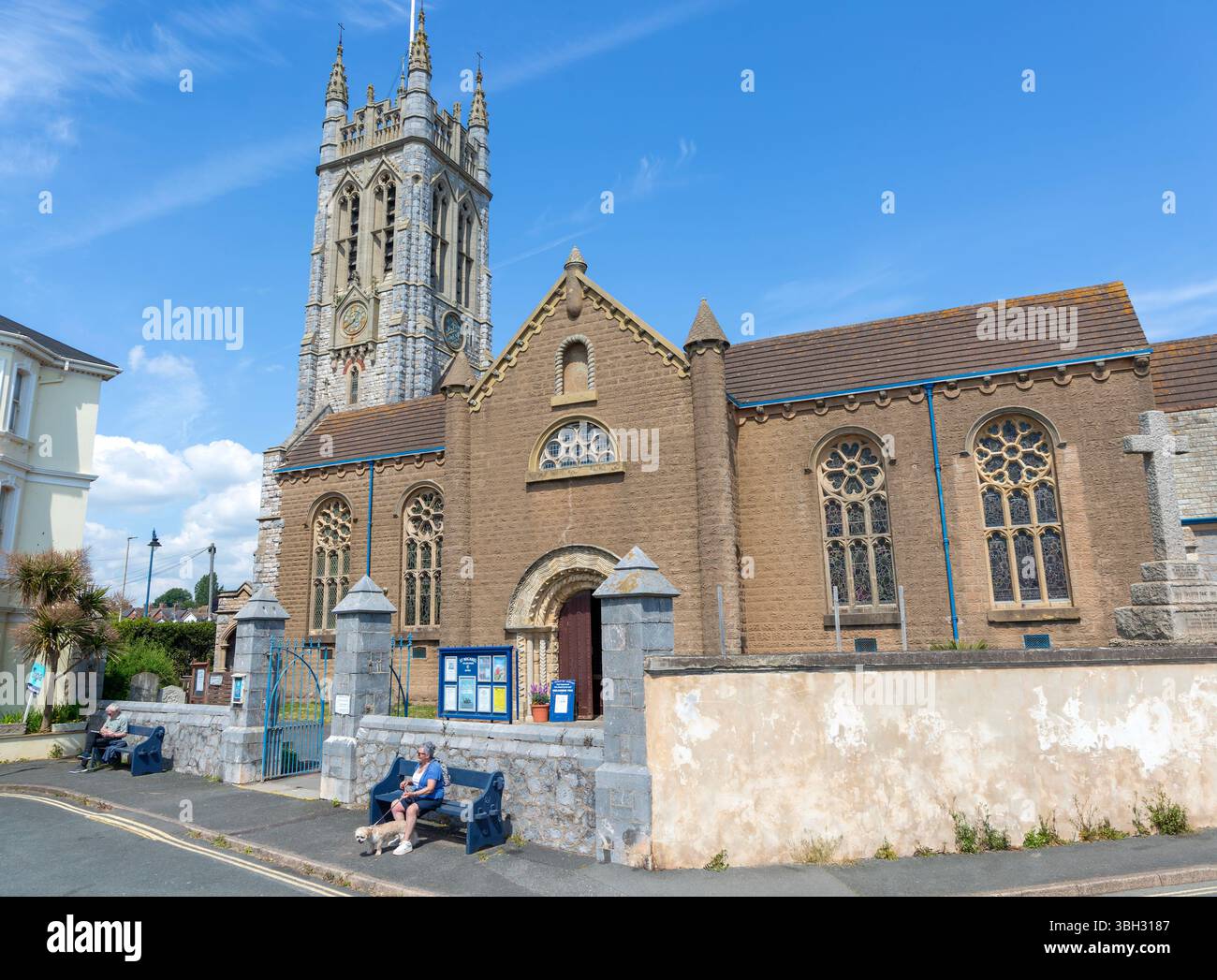 Storica chiesa parrocchiale di San Michele, Teignmouth, Devon meridionale, Inghilterra, Regno Unito Foto Stock