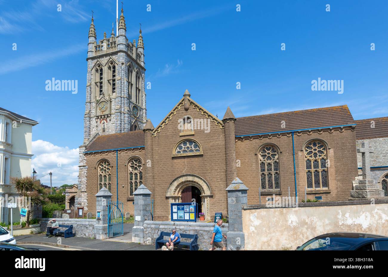 Storica chiesa parrocchiale di San Michele, Teignmouth, Devon meridionale, Inghilterra, Regno Unito Foto Stock