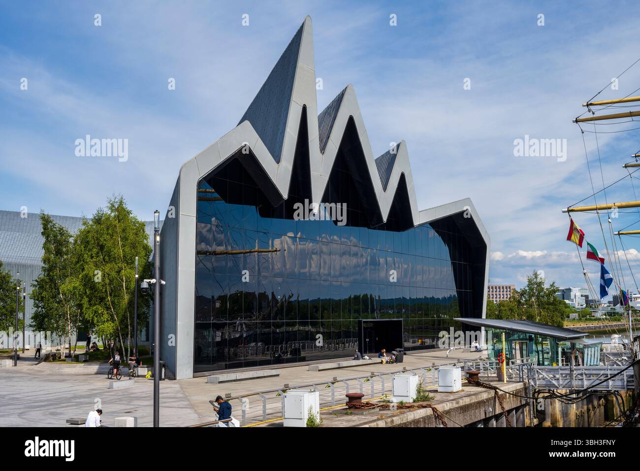 Riverside Museum, situato a Pointhouse Quay sul fiume Clyde, a Glasgow, Scozia, Regno Unito Foto Stock