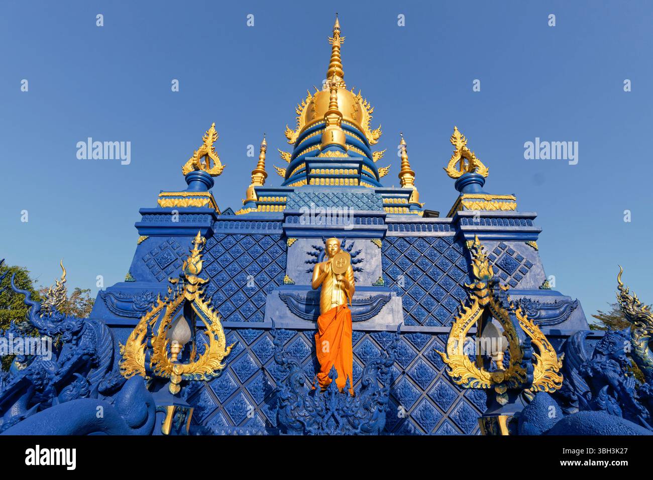 Wat Rong Suea Ten (Blauer Tempel) a Chiang Rai, Thailandia, Südostasien, Asien Foto Stock