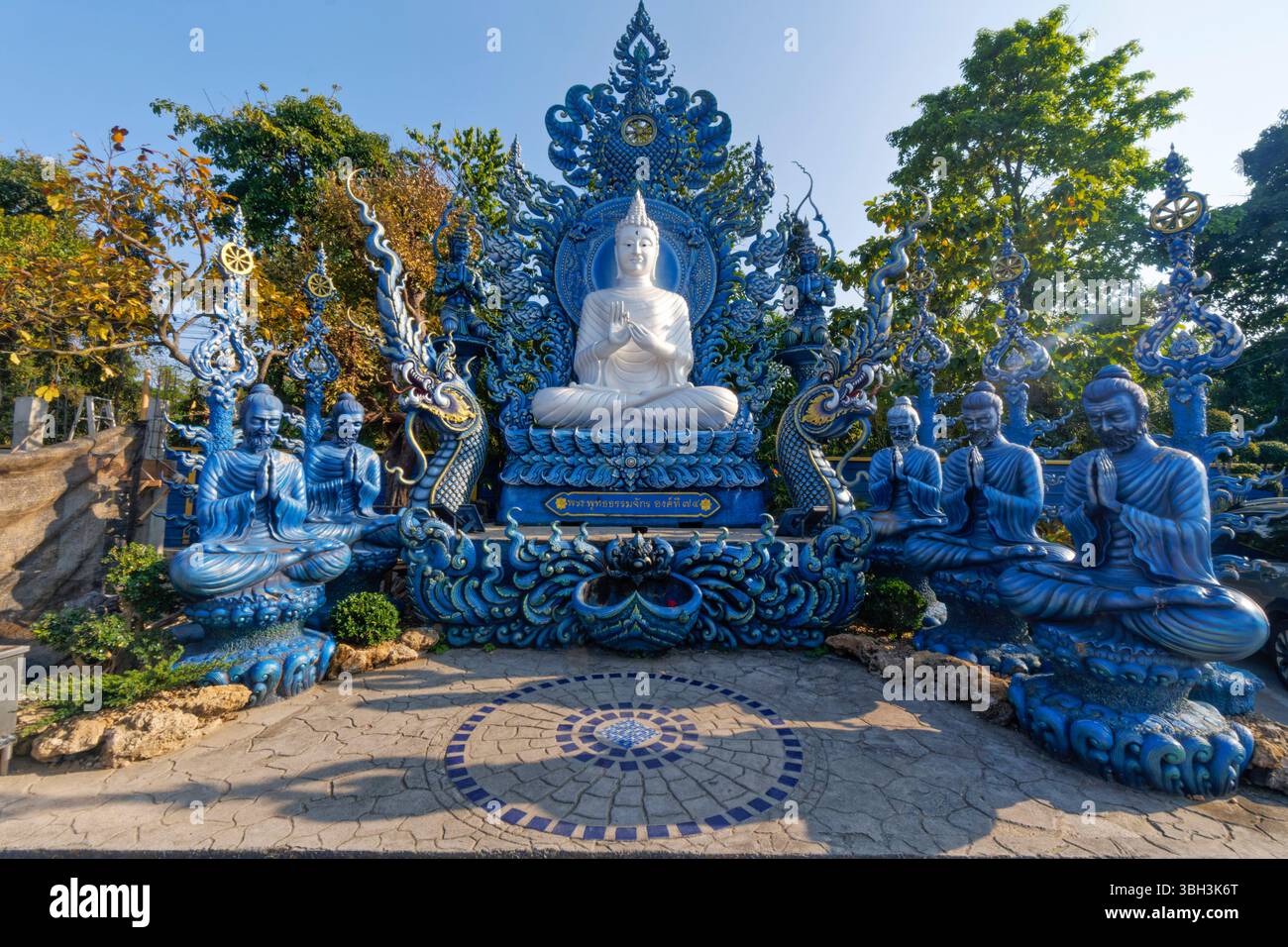 Wat Rong Suea Ten (Blauer Tempel) a Chiang Rai, Thailandia, Südostasien, Asien Foto Stock