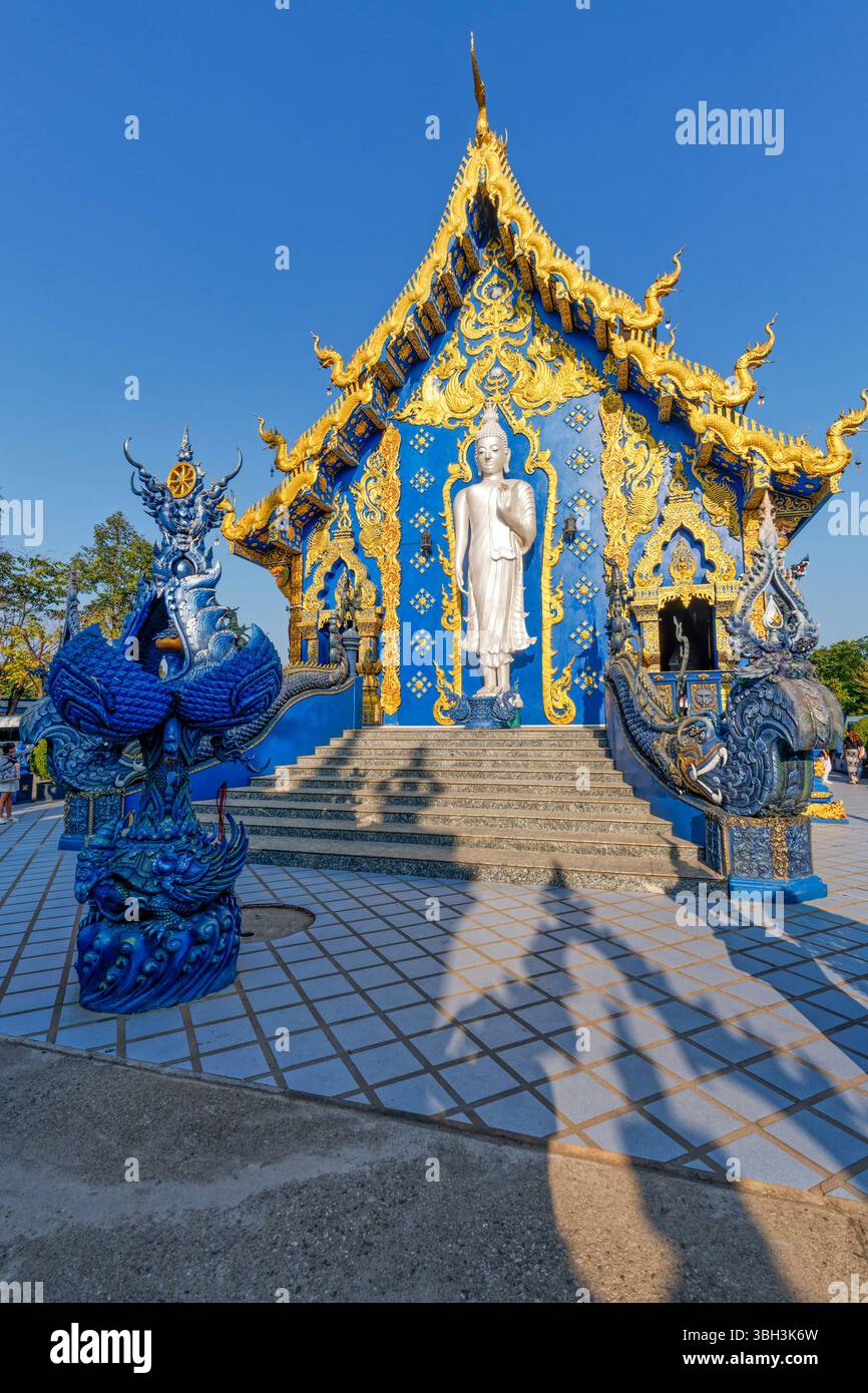 Wat Rong Suea Ten (Blauer Tempel) a Chiang Rai, Thailandia, Südostasien, Asien Foto Stock