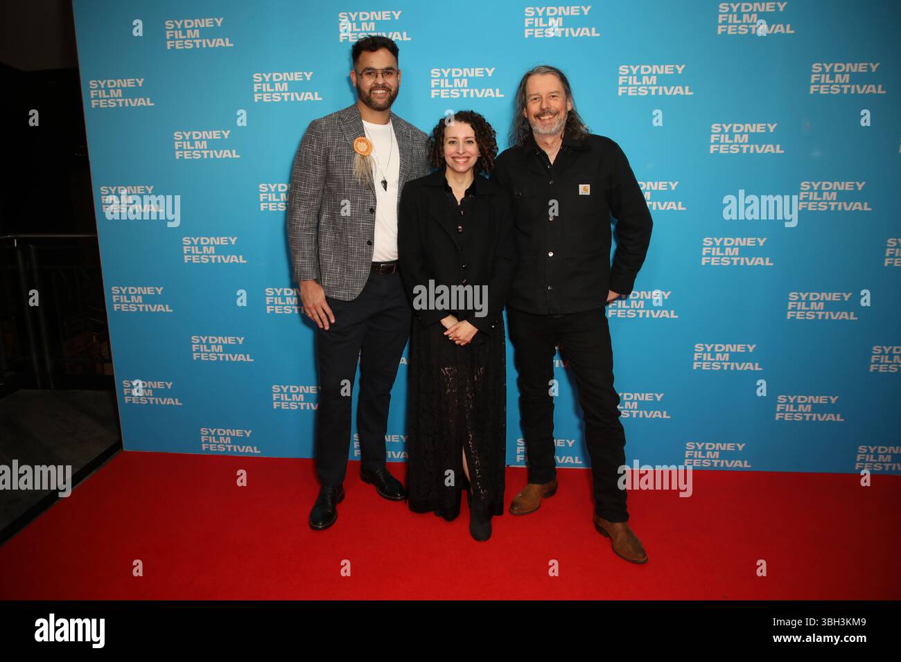Sydney, Australia. 7 giugno 2025. L-R: James Saunders, il regista Yaara Bou Melhem e Tom Bannigan partecipano alla Yurlu | Country, prima mondiale come parte del 72° Sydney Film Festival presso Event Cinemas George Street. Crediti: Richard Milnes/Alamy Live News Foto Stock