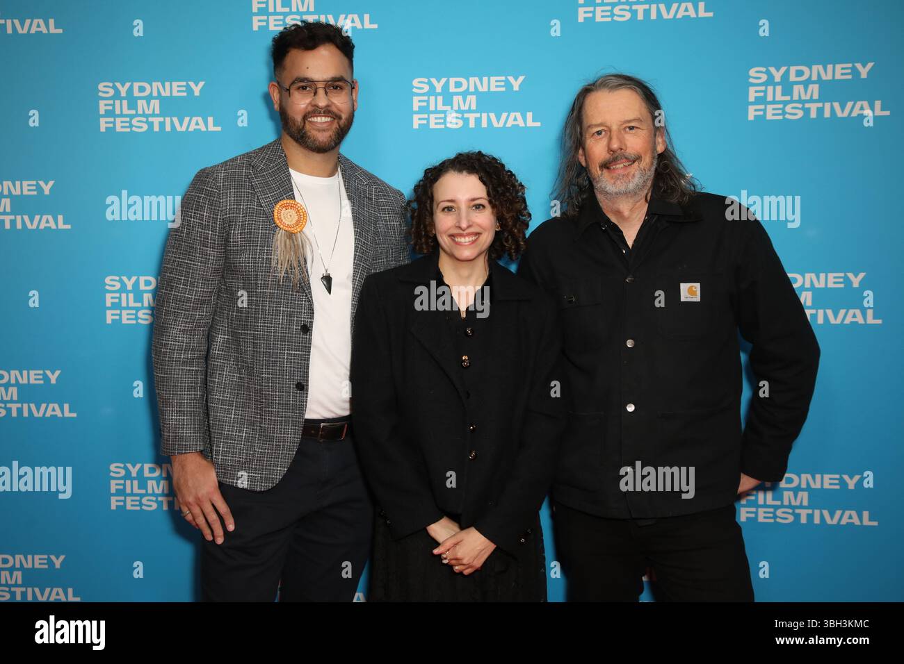Sydney, Australia. 7 giugno 2025. L-R: James Saunders, il regista Yaara Bou Melhem e Tom Bannigan partecipano alla Yurlu | Country, prima mondiale come parte del 72° Sydney Film Festival presso Event Cinemas George Street. Crediti: Richard Milnes/Alamy Live News Foto Stock