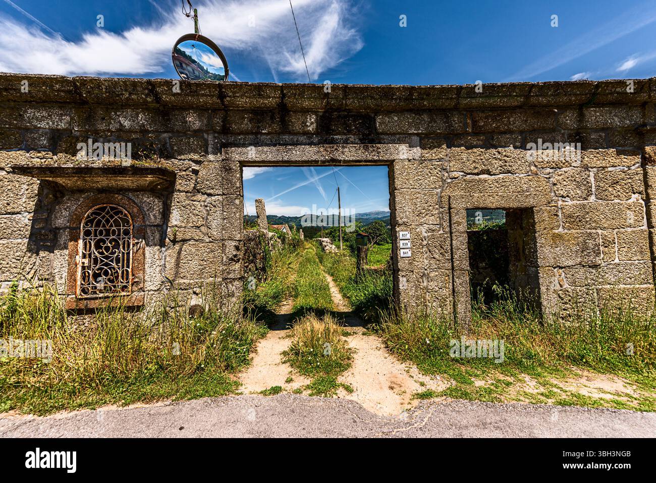 Valle del Douro, Portogallo 19 maggio 2022: Una regione affascinante che circonda il fiume Douro mentre si snoda attraverso il nord del Portogallo attraverso vigneti e villaggi. Foto Stock