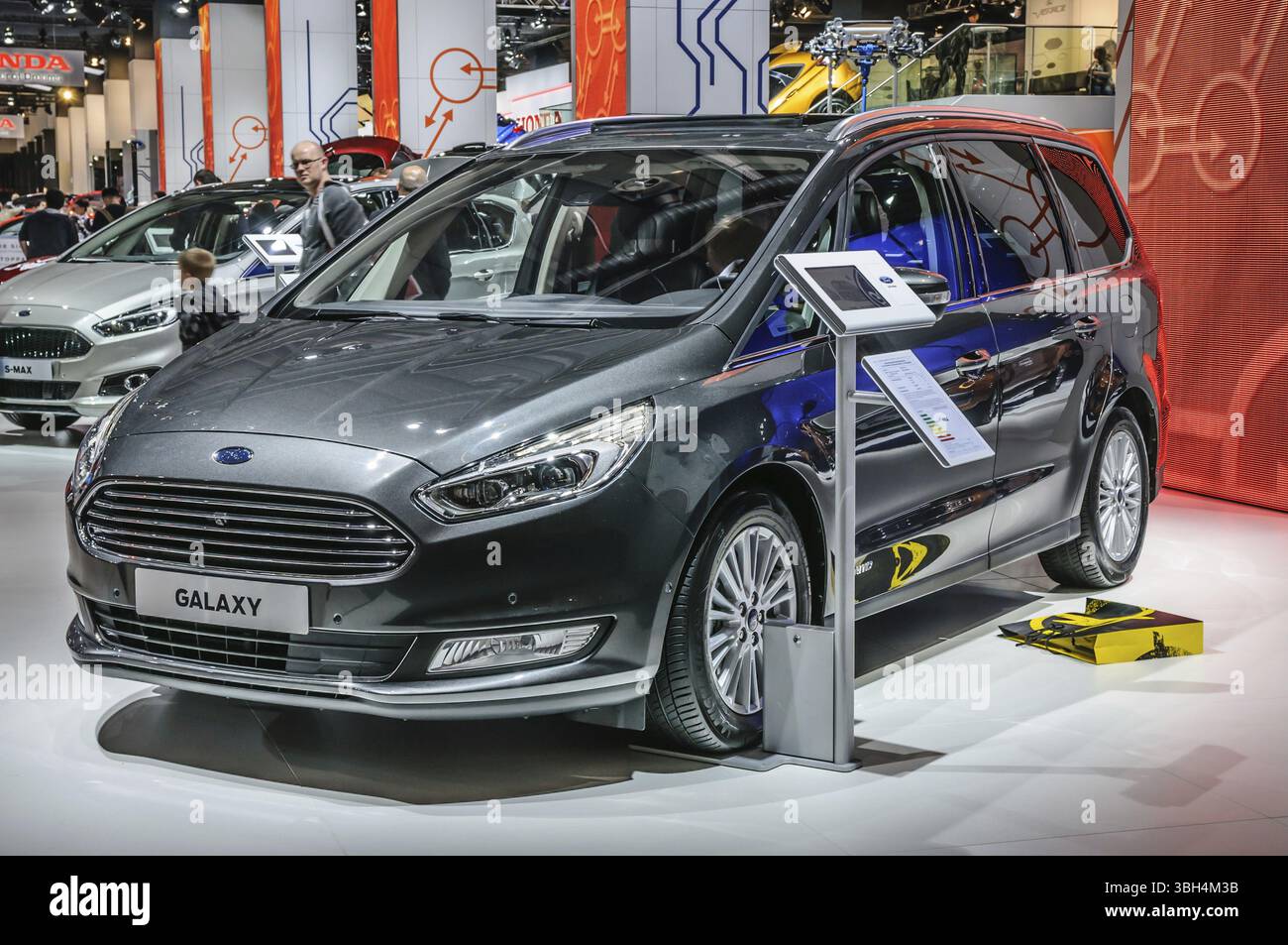 FRANCOFORTE - settembre 2015: Ford Galaxy presentato all'IAA International Motor Show il 20 settembre 2015 a Francoforte, Germania, Europa Foto Stock