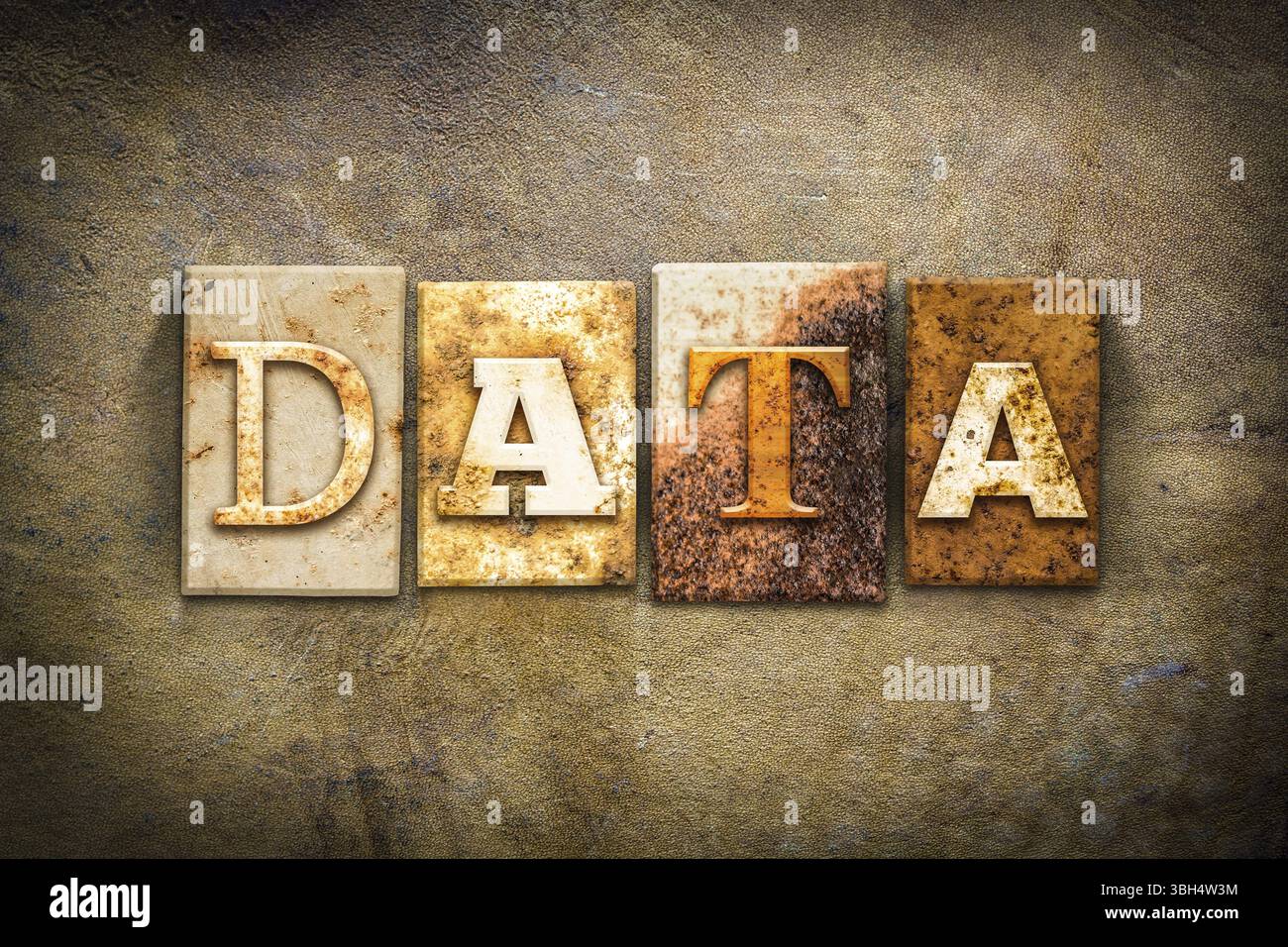 La parola DATA scritta in metallo arrugginito, su un vecchio sfondo in pelle invecchiata Foto Stock
