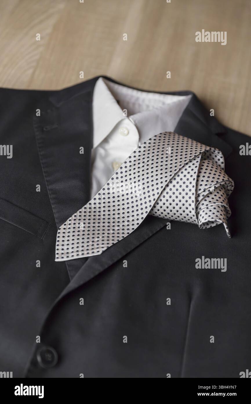 Giacca e cravatta. Concetto di sartoria italiana. Qualità, stile, Made in Italy Foto Stock