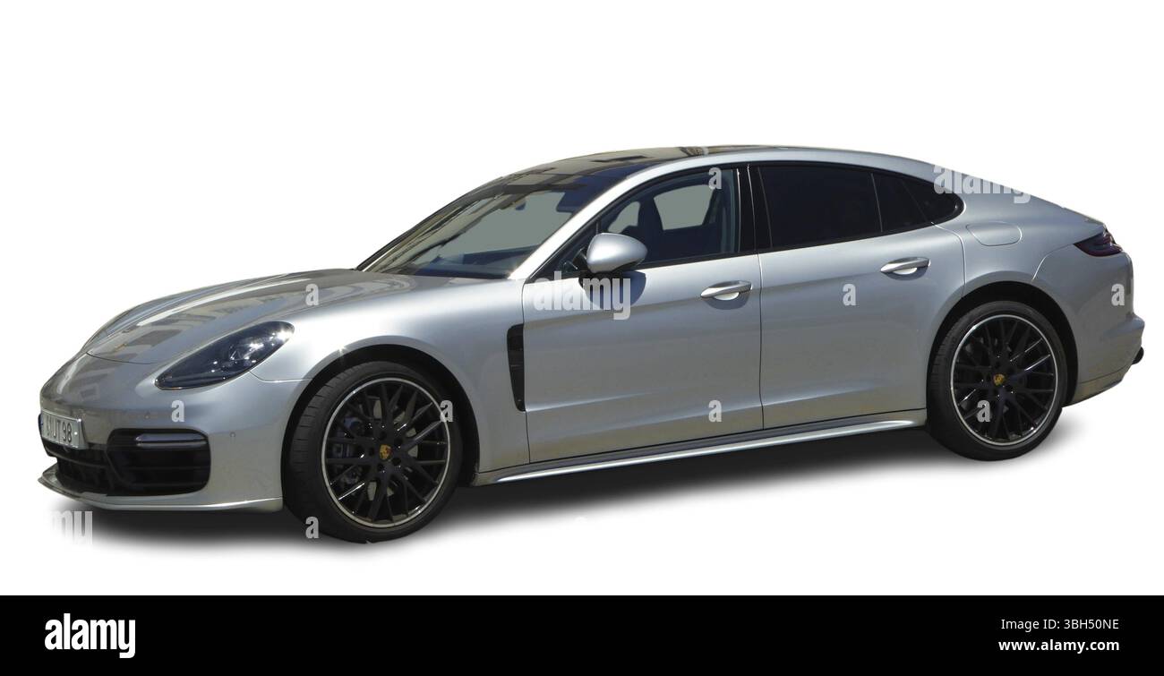 Questa Porsche Panamera a 4 porte è un'auto popolare non solo tra gli appassionati di auto sportive. L'auto sportiva, adatta anche a tutta la famiglia Foto Stock
