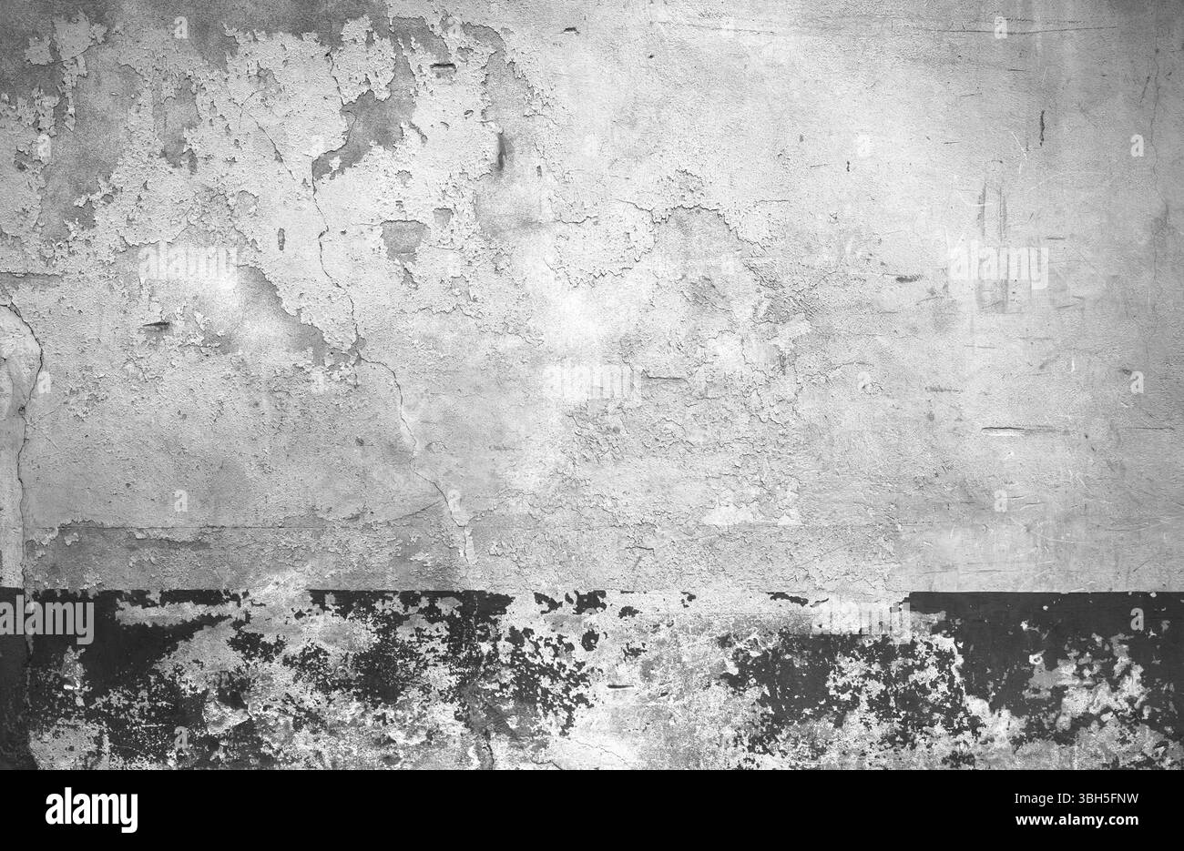 Sfondo bianco grintoso di intonaco naturale come layout retrò. Si tratta di un concetto, di uno striscione concettuale o metaforico, di un grunge, di un materiale, invecchiato, rus Foto Stock