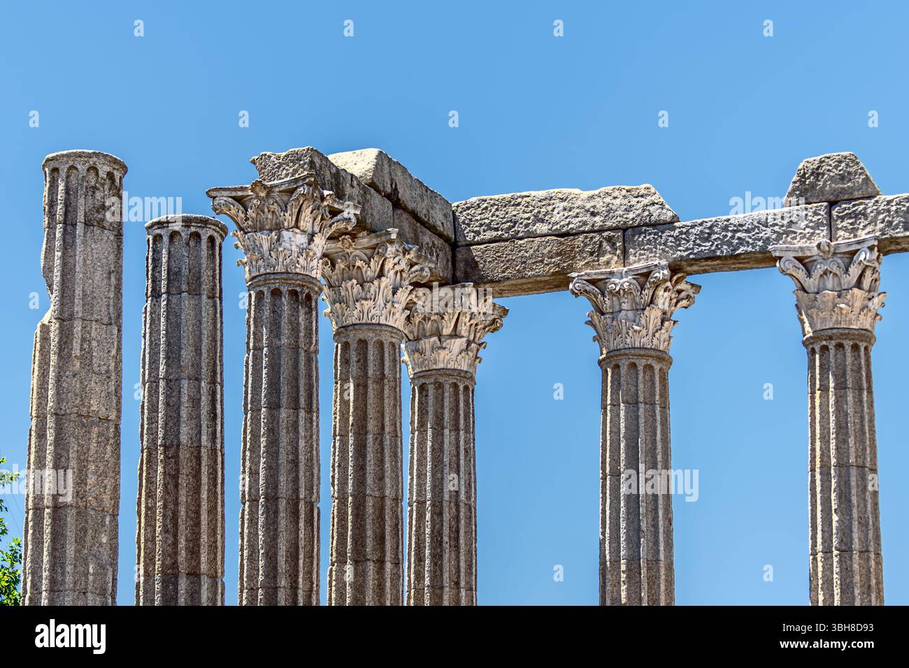 Evora, Portogallo, 26 maggio 2022: Il centro storico di Évora è ben conservato e mostra influenze romane, moresche e medievali. Foto Stock
