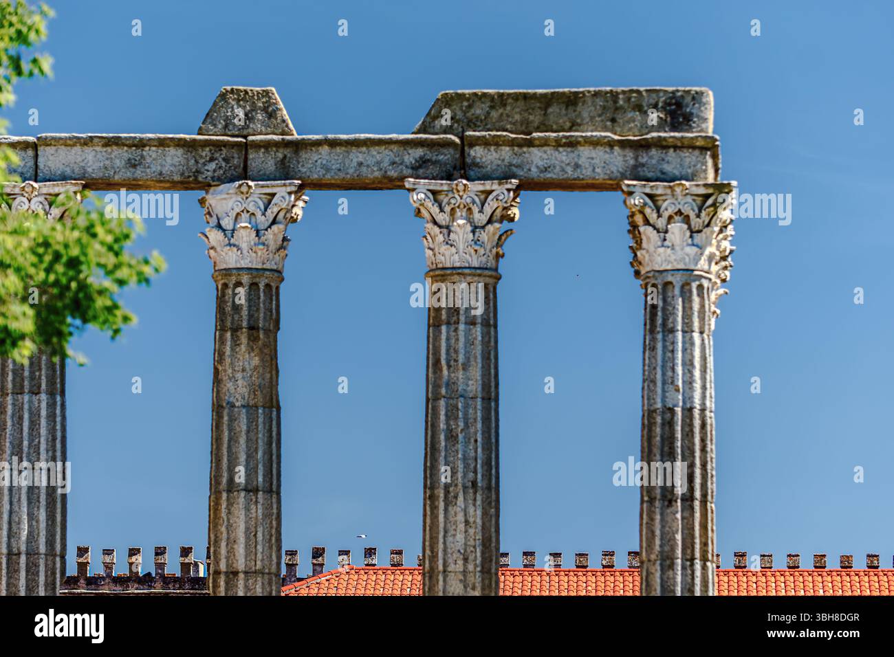 Evora, Portogallo, 26 maggio 2022: Il centro storico di Évora è ben conservato e mostra influenze romane, moresche e medievali. Foto Stock