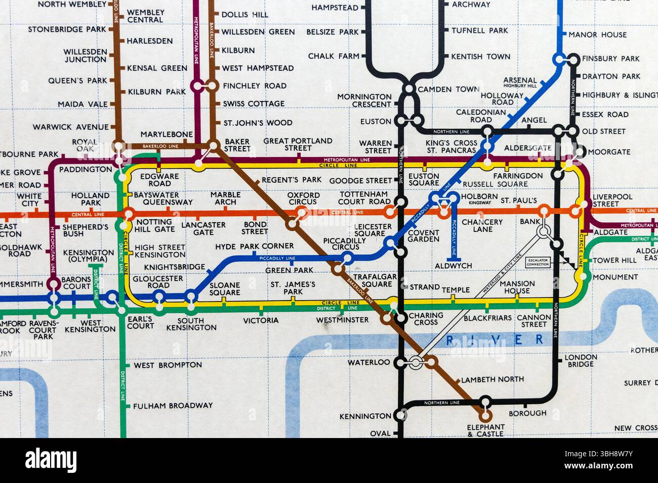 Primo piano della London Transport Railways mappa di Henry Beck 1957, London Transport Museum Depot, Londra, Inghilterra Foto Stock