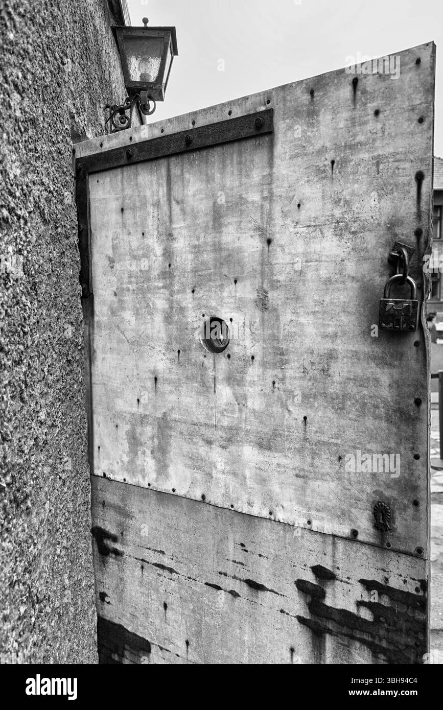 porta alla camera a gas di auschwitz birkenau Foto Stock