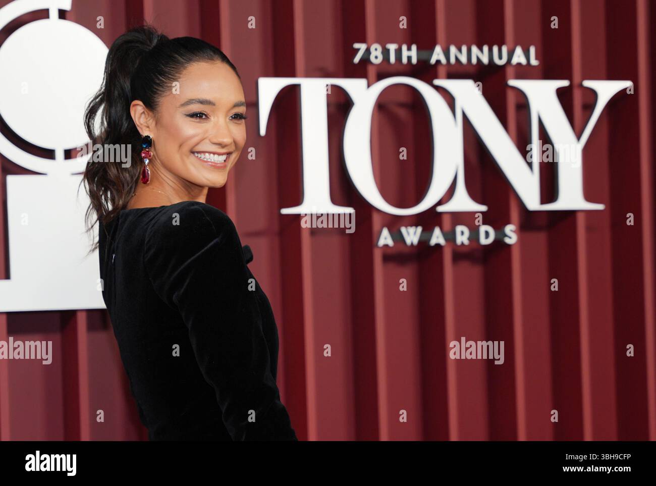 New York, Stati Uniti. 8 giugno 2025. Rachel Smith arriva sul Red carpet al 78° Annual Tony Awards al radio City Music Hall domenica 8 giugno 2025 a New York. Foto di Angelina Katsanis/UPI credito: UPI/Alamy Live News Foto Stock
