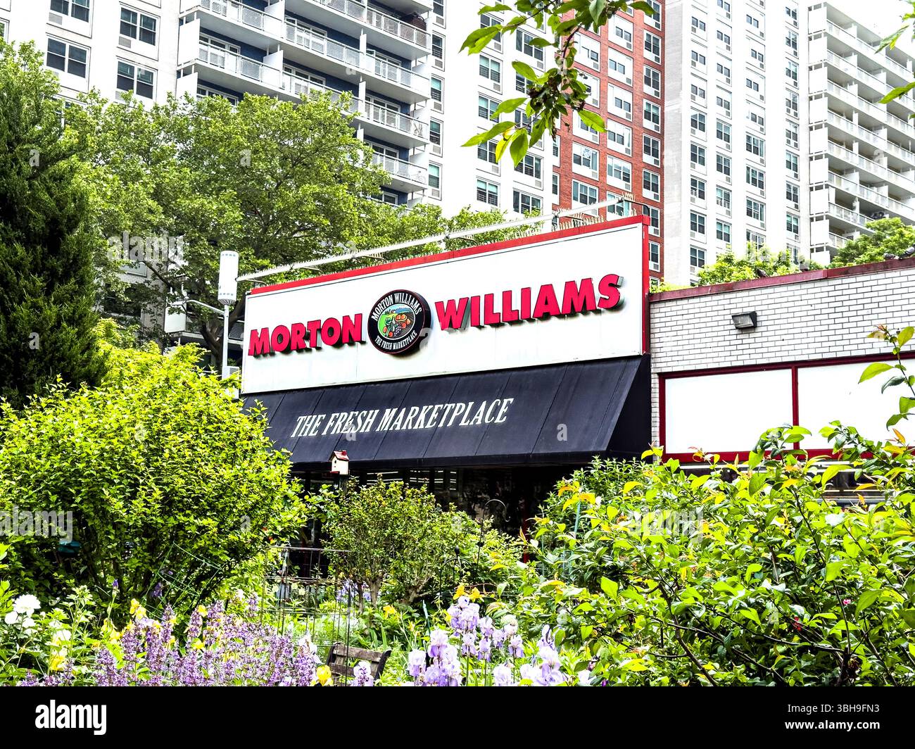 Negozio di alimentari Morton Williams, esterno dell'edificio, Greenwich Village, New York City, New York, STATI UNITI Foto Stock