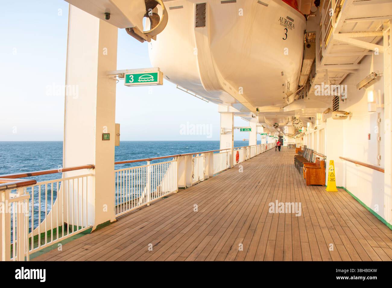 Terrazza panoramica sulla nave da crociera P&o Aurora, Mare del Nord, Europa settentrionale Foto Stock