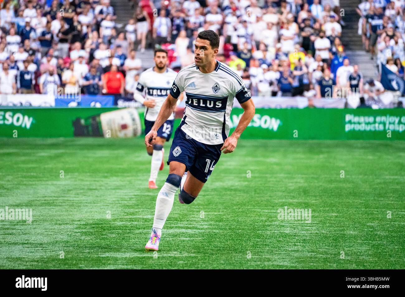 Vancouver, Canada. 8 giugno 2025. Vancouver, British Columbia, Canada, 8 giugno 2025: Daniel Rios (14 Vancouver Whitecaps FC) in azione durante la partita di calcio della Major League tra Vancouver Whitecaps FC e Seattle Sounders FC al BC Place Stadium di Vancouver, British Columbia, Canada (SOLO USO EDITORIALE). (Amy Elle/SPP) credito: SPP Sport Press Photo. /Alamy Live News Foto Stock