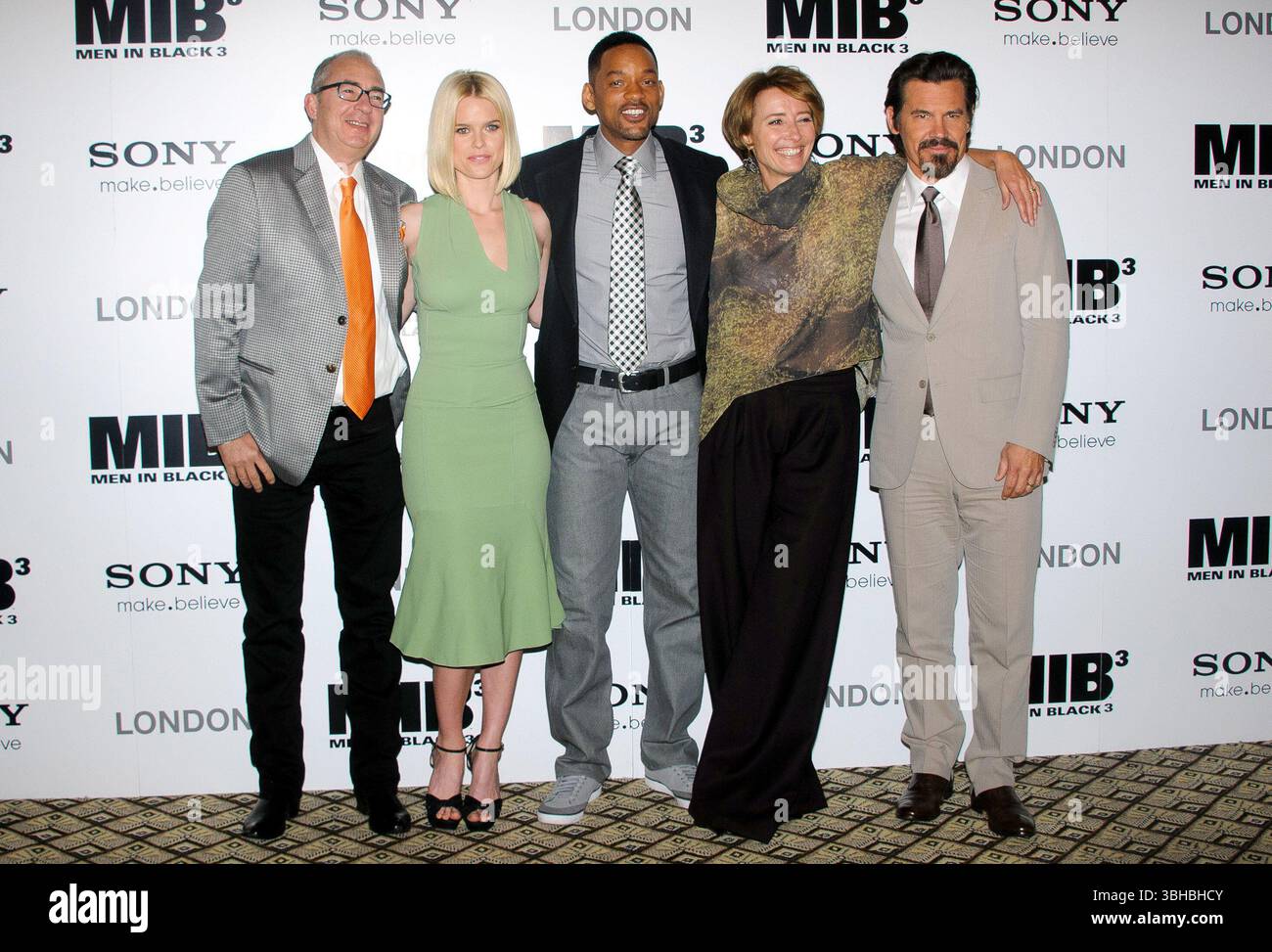 Barry Sonnenfeld, Alice Eve, Will Smith, Emma Thompson e Josh Brolin alla chiamata fotografica "Men in Black III" presso il Dorchester Hotel di Londra - 16 maggio 2012 Foto Stock