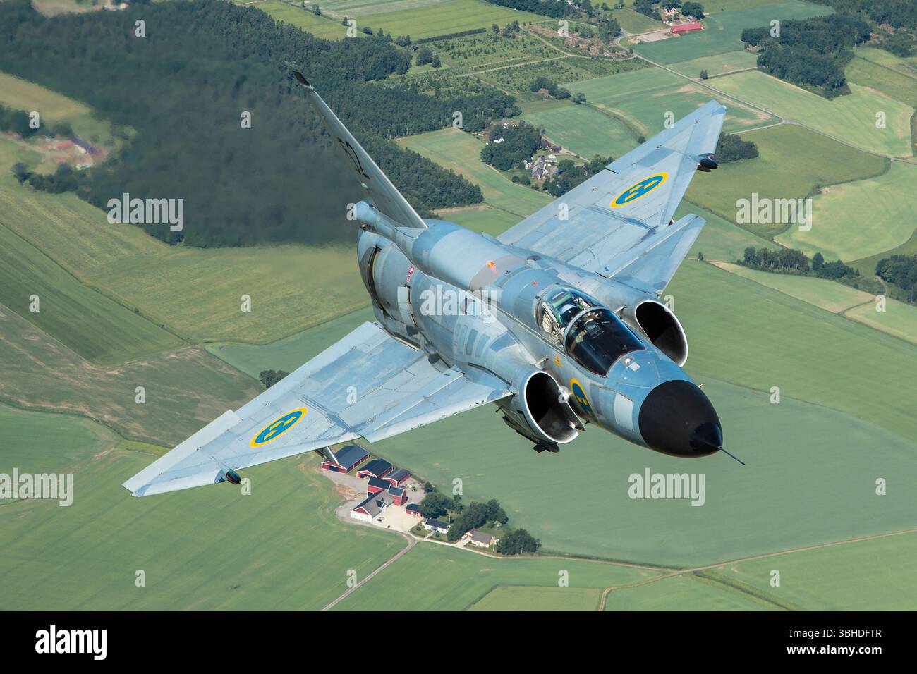 Il Saab AJS37 Viggen (se-DXN, codice militare 7-52) è progettato per intercettazione ad alta velocità e missioni d'attacco di precisione. Costituisce la spina dorsale delle capacità di difesa aerea della Svezia. Foto Stock