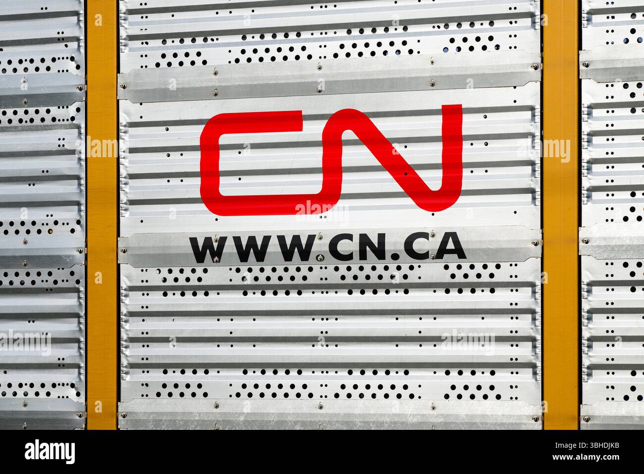 Seattle - 23 maggio 2025; automotrice Canadian National con logo CN e indirizzo web in primo piano Foto Stock