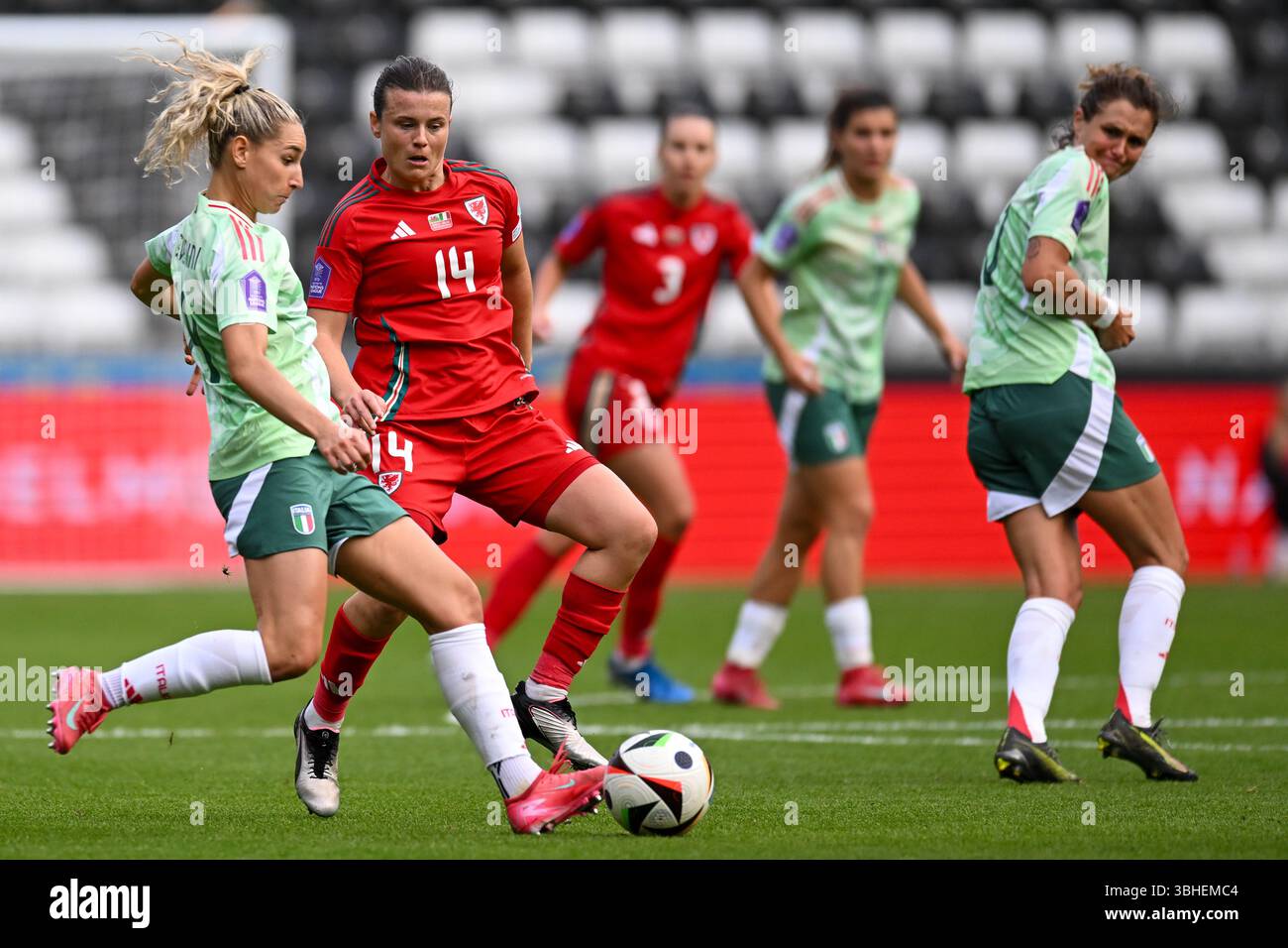 UEFA Women's Nations League Wales vs Italy Women Swansea.com Stadium, Swansea, Galles 03/06/2025 Foto Stock