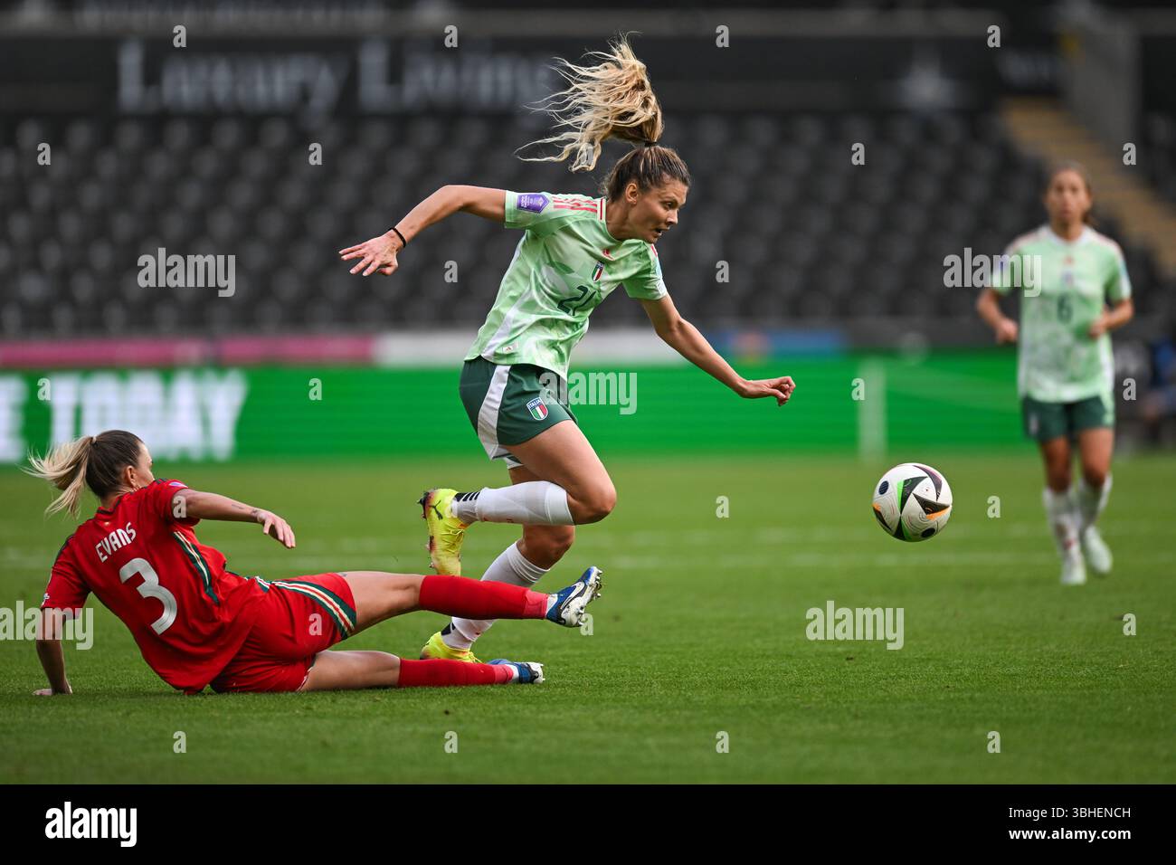 UEFA Women's Nations League Wales vs Italy Women Swansea.com Stadium, Swansea, Galles 03/06/2025 Foto Stock