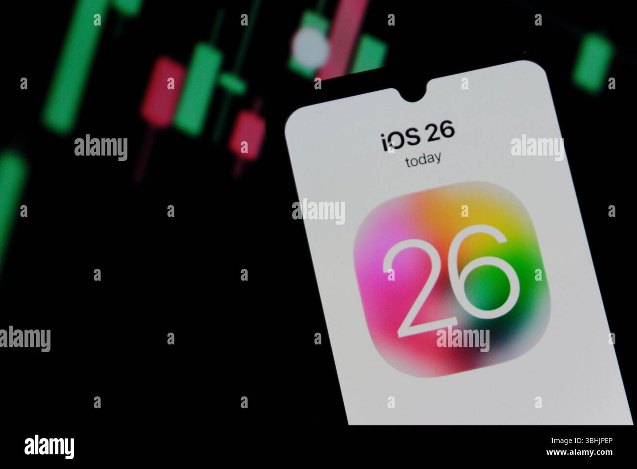 10 giugno 2025, Bandung, Giava Occidentale, Indonesia: In questa immagine, il logo Apple iOS 26 viene visualizzato sullo schermo di uno smartphone. (Credit Image: © Algi February Sugita/ZUMA Press Wire) SOLO PER USO EDITORIALE! Non per USO commerciale! Foto Stock