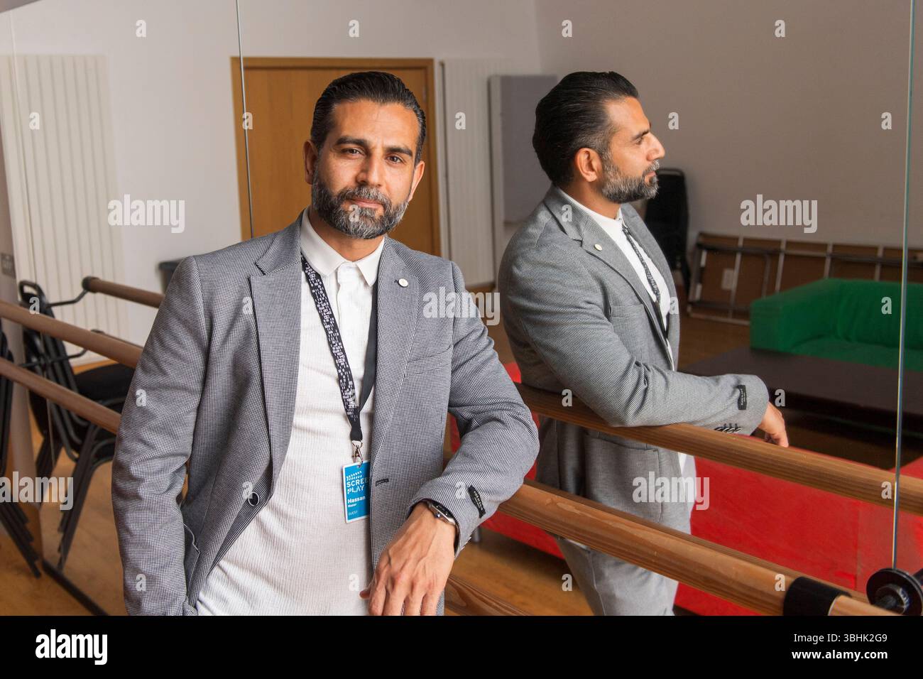 Il regista Hassan Nazer partecipa al festival Shetland Screenplay, celebrando il cinema e la narrazione con il pubblico delle isole. Foto Stock