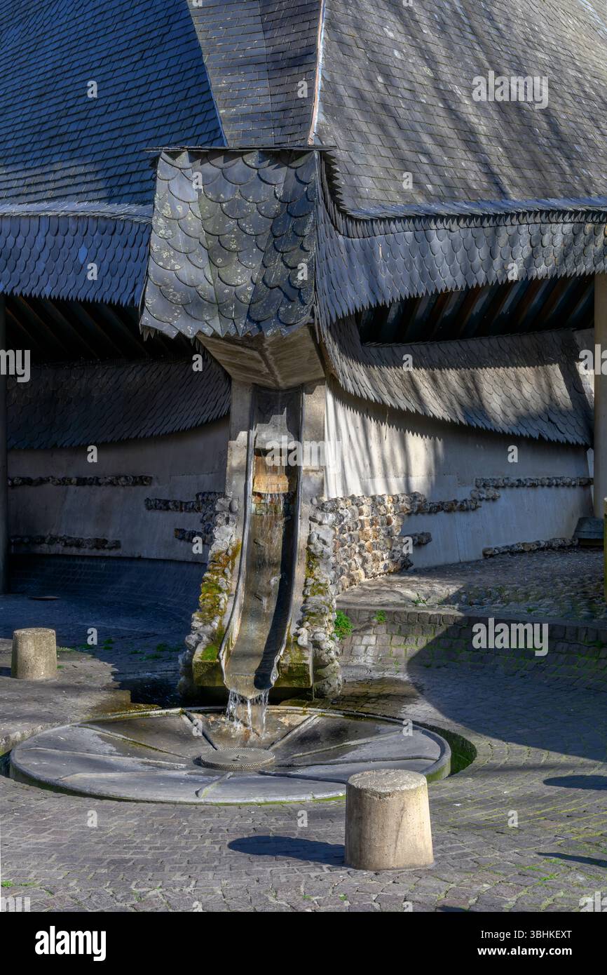 Chiesa di Santa Giovanna d'Arco (Église Sainte-Jeanne-d'Arc) a Rouen. Completato nel 1979 vicino al sito dove, nel 1431, Giovanna d'Arco fu bruciata per eresia. Foto Stock