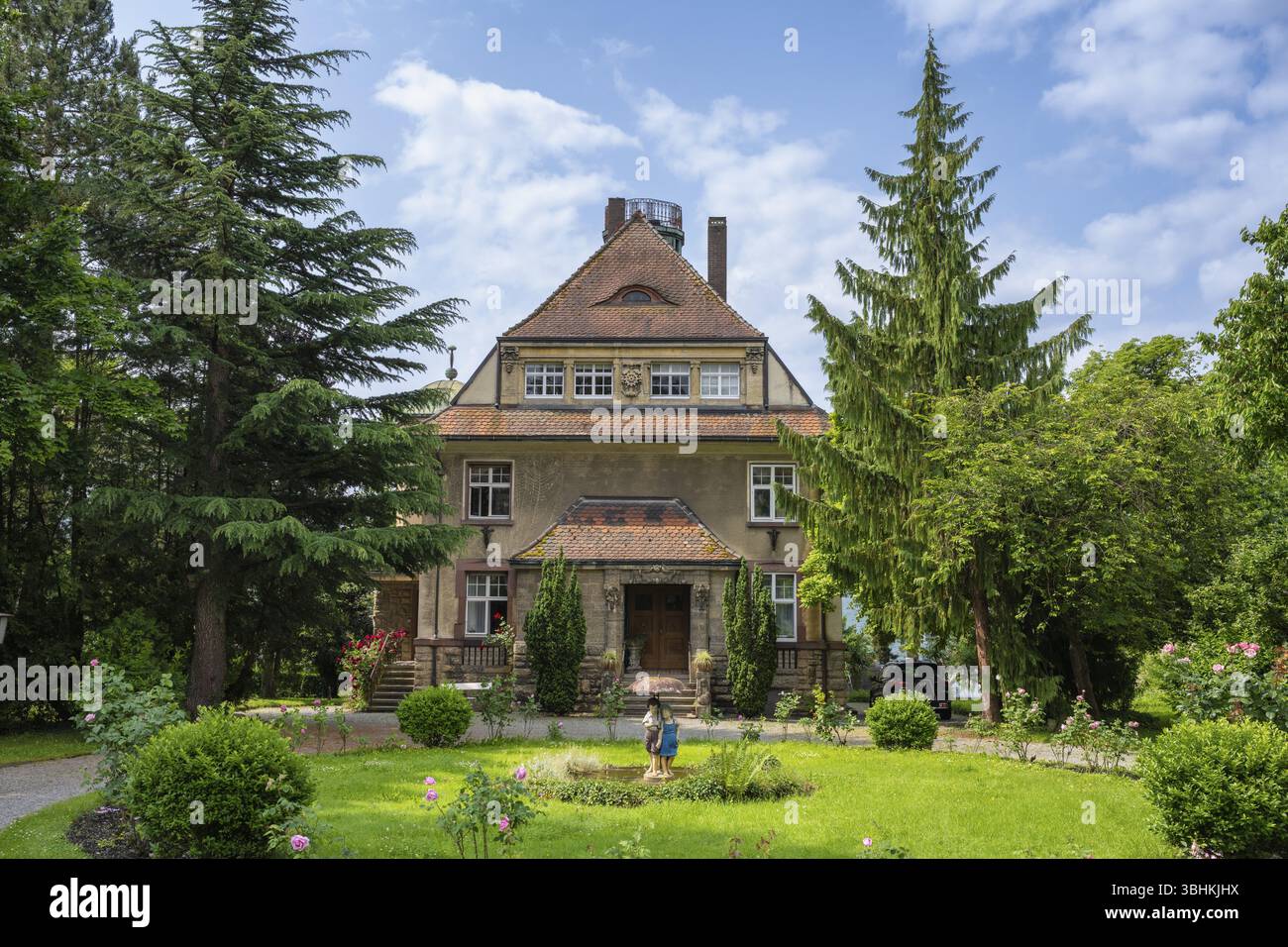 Die Villa Wolf wurde 1911 fuer den Ehrenbuerger Karl Wolf und Seine Frau Emilie erbaut. DAS Anwesen ist noch heute in Familienbesitz und dient des OEF Foto Stock