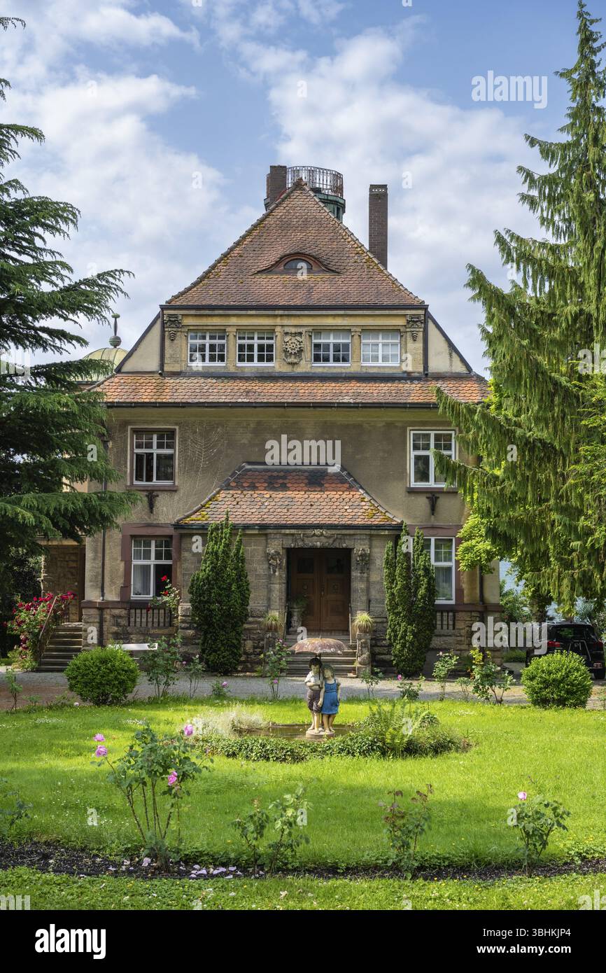 Die Villa Wolf wurde 1911 fuer den Ehrenbuerger Karl Wolf und Seine Frau Emilie erbaut. DAS Anwesen ist noch heute in Familienbesitz und dient des OEF Foto Stock