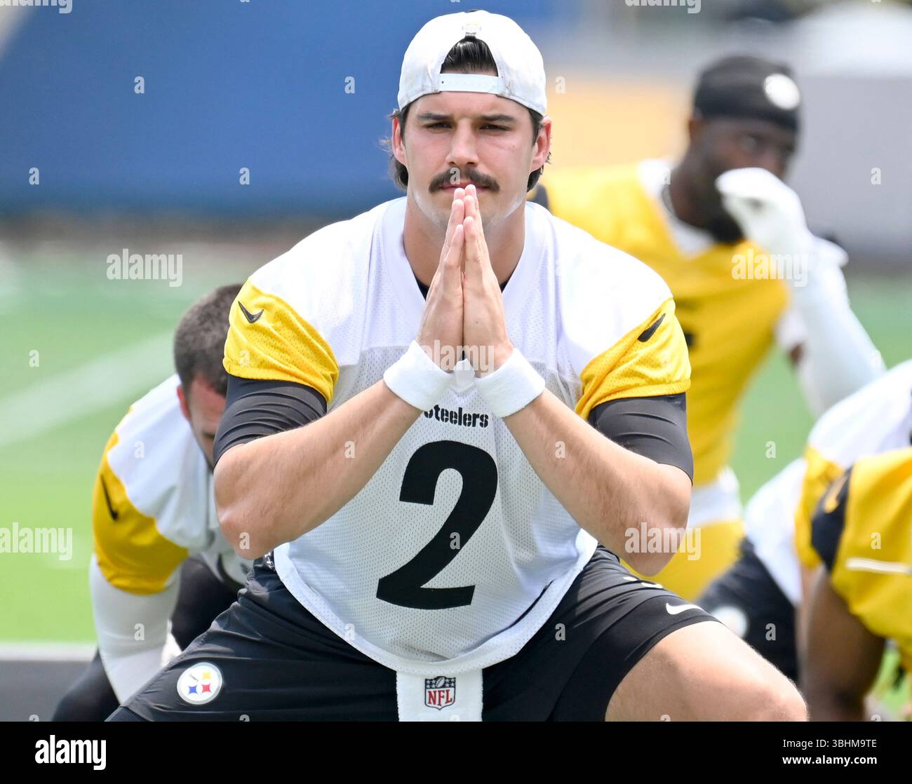 Pittsburgh, Stati Uniti. 10 giugno 2025. Pittsburgh Steelers Mason Rudolph lavora al Mini-Camp degli Steelers martedì 10 giugno 2025 a Pittsburgh. Foto di Archie Carpenter/UPI credito: UPI/Alamy Live News Foto Stock
