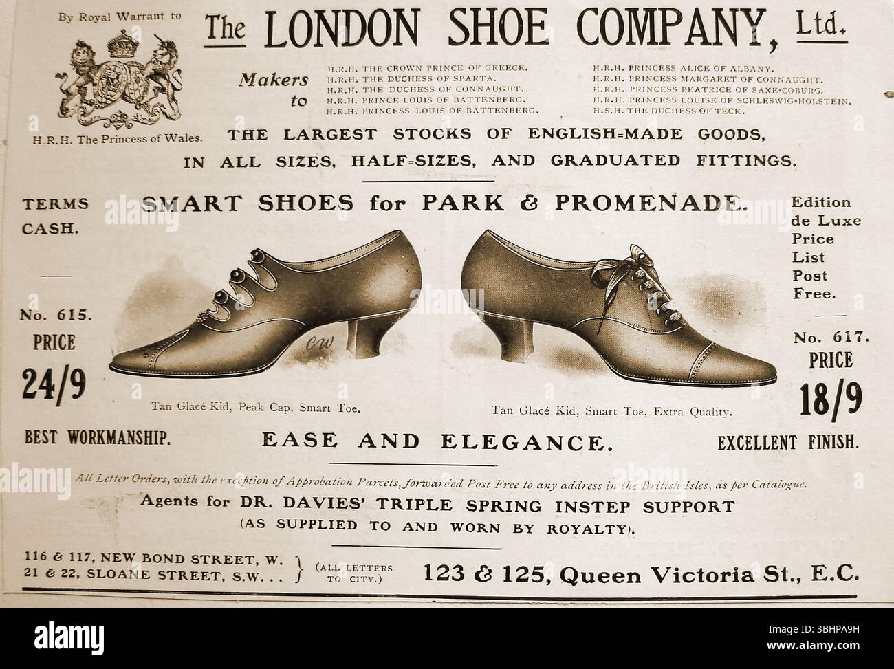 Una vecchia pubblicità per le scarpe pronte per l'uso della London Shoe Company in varie misure Foto Stock