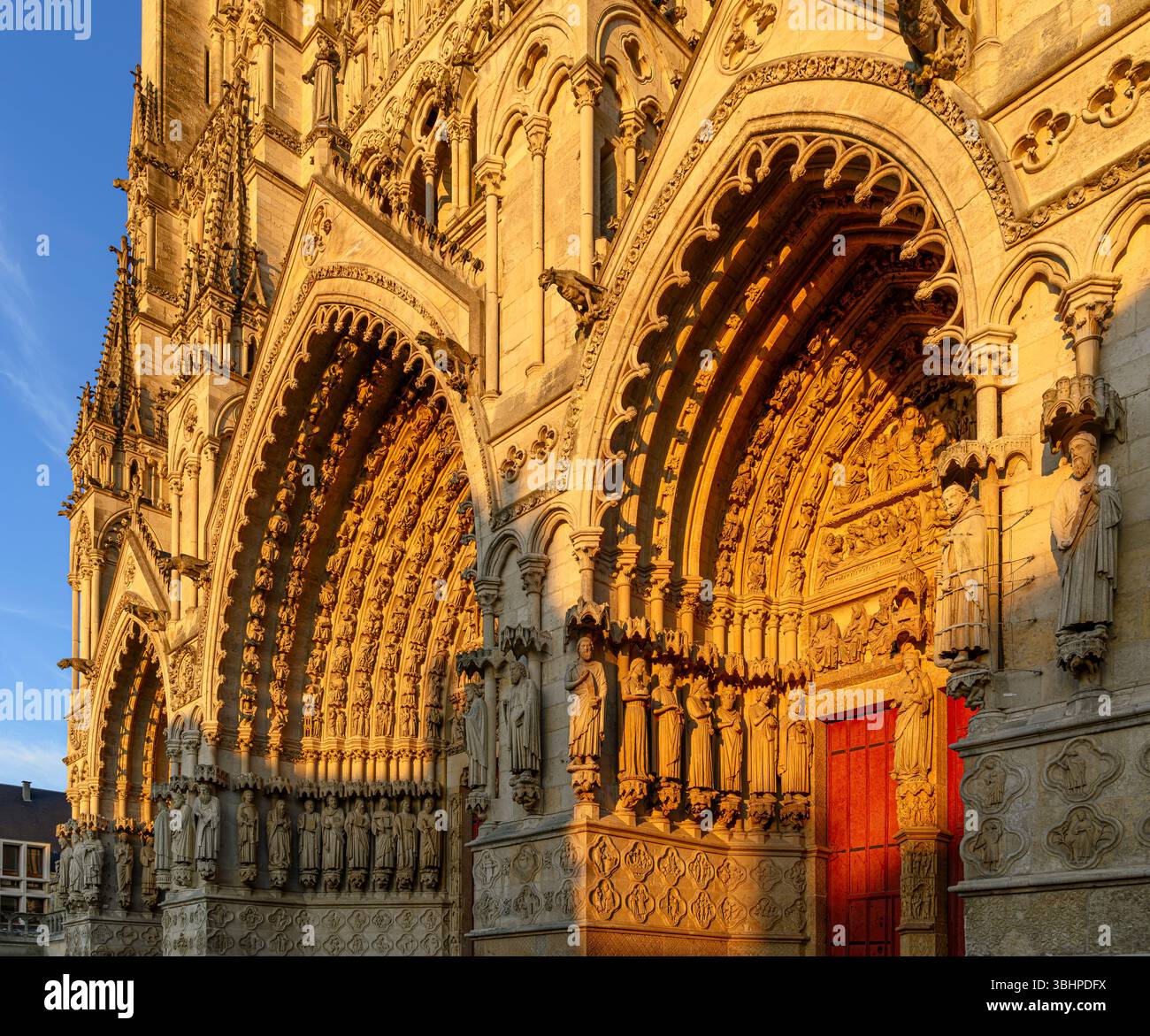 Cattedrale di Amiens (Cathédrale Notre-Dame d'Amiens) costruita tra il 1220 e il 1270. Grande abbastanza da contenere 2 cattedrali delle dimensioni di Notre Dame di Parigi. Foto Stock