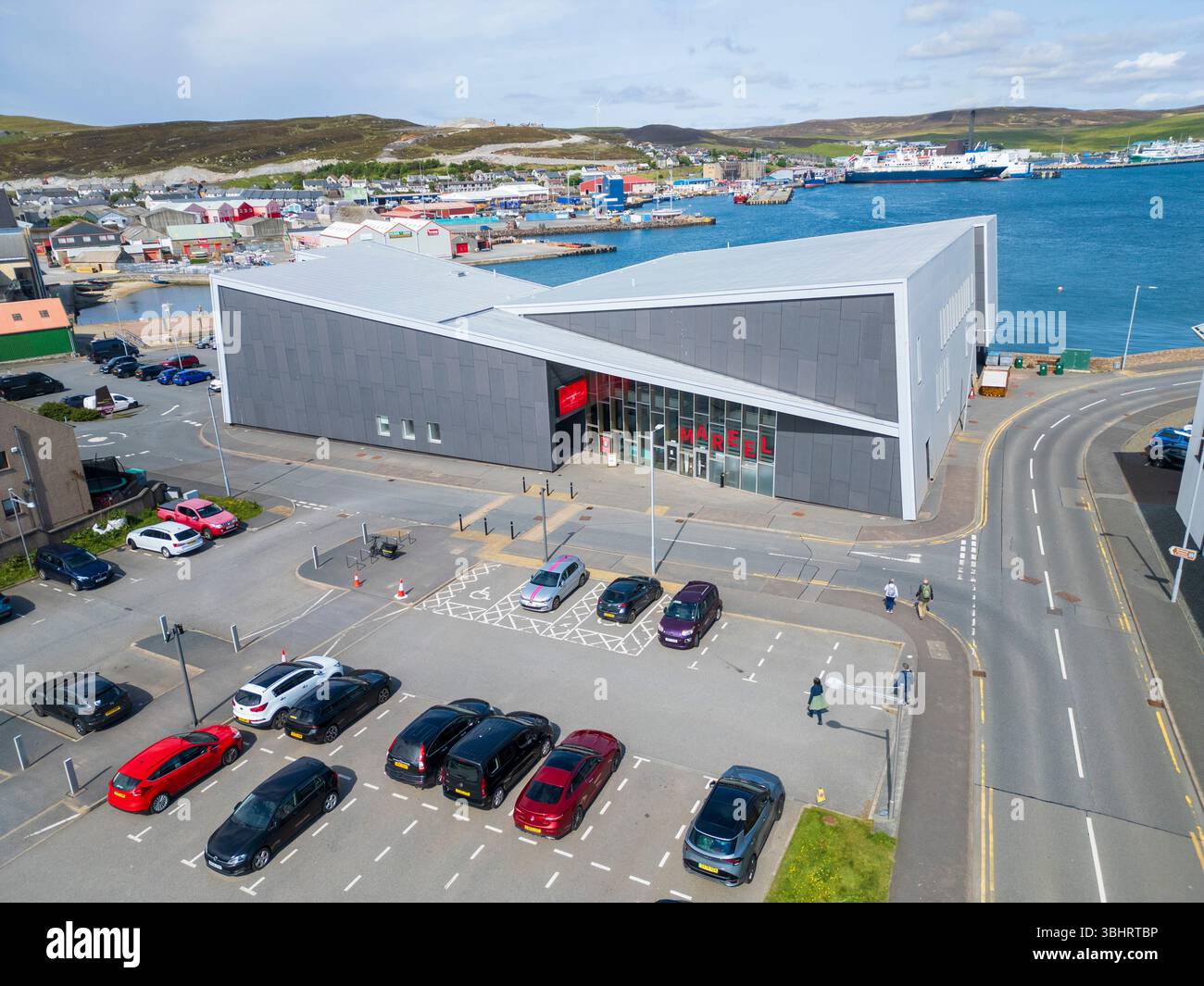 Mareel Arts and Music Venue a Lerwick, Shetland, accanto al lungomare. Un hub per film, musica dal vivo, mostre ed eventi creativi della comunità. Foto Stock