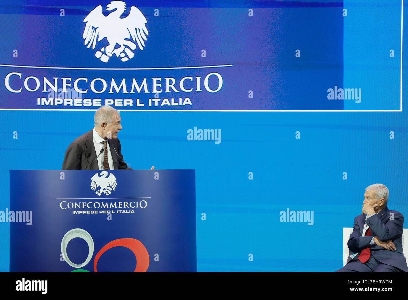 Roma, Italia. 11 giugno 2025. LÕIntervento del Ministro delle imprese e Made in Italy Adolfo Urso Assemblea annuale di Confcommercio Roma ÑItalia Ñ Mercoled“ 11 giugno 2025 - politica - (foto di Cecilia Fabiano/LaPresse) il discorso dell'impresa e del Made in Italy Adolfo Urso all'Assemblea annuale Confcommercio Roma - Italia - mercoledì 11 giugno 2025 - politica - (foto di Cecilia Fabiano/LaPresse) credito: LaPresse/Alamy Live News Foto Stock