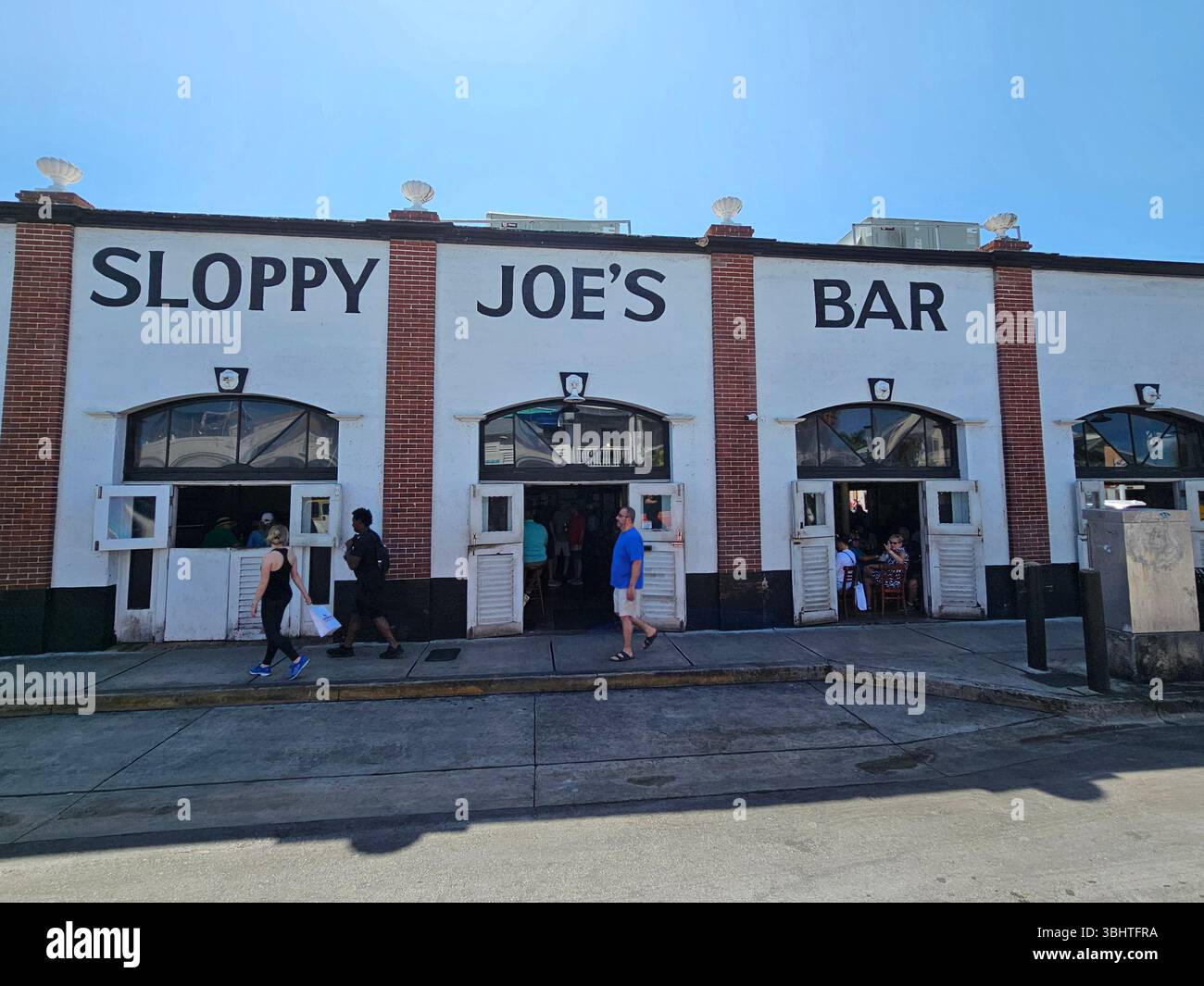Sloppy Joe's Bar, Key West, Florida. Associato a Ernest Hemmingway. - Immagine stock catturata con smartphone