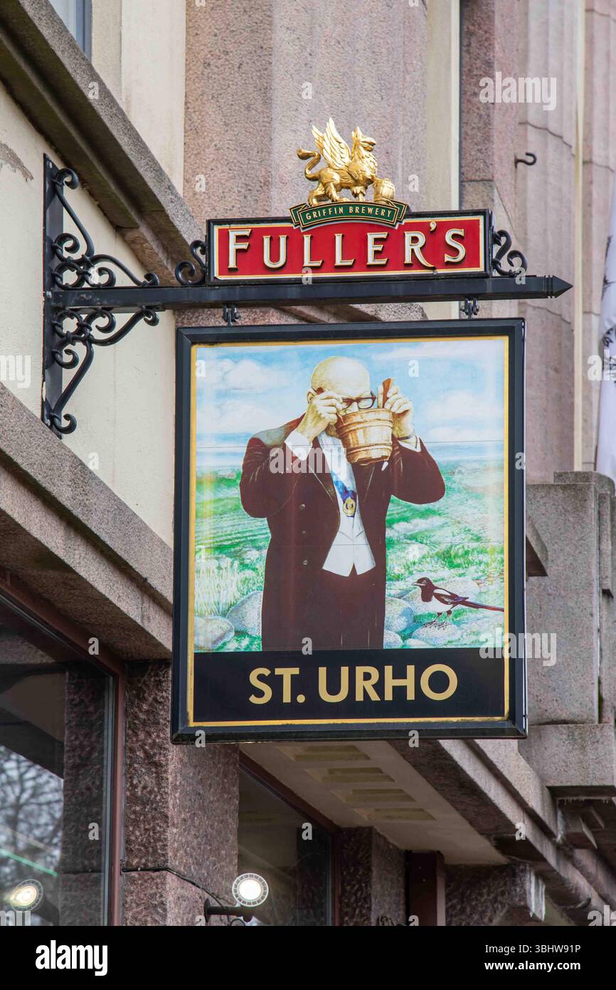 Cartello con il logo di Fuller in cima al Museokatu 10 nel quartiere Etu-Töölö di Helsinki, Finlandia Foto Stock