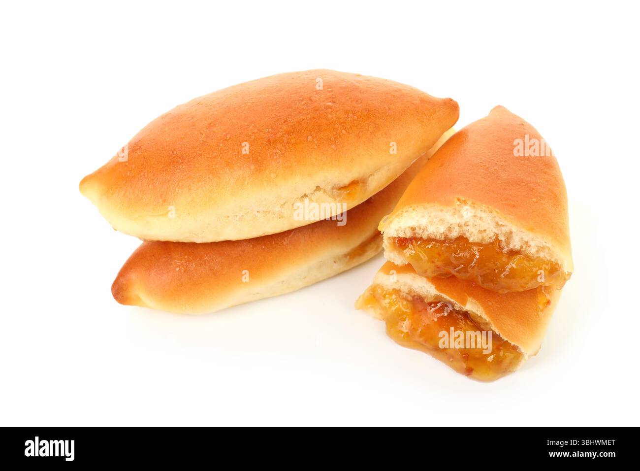 Gustose polpettine al forno con marmellata d'arancia isolata su bianco Foto Stock