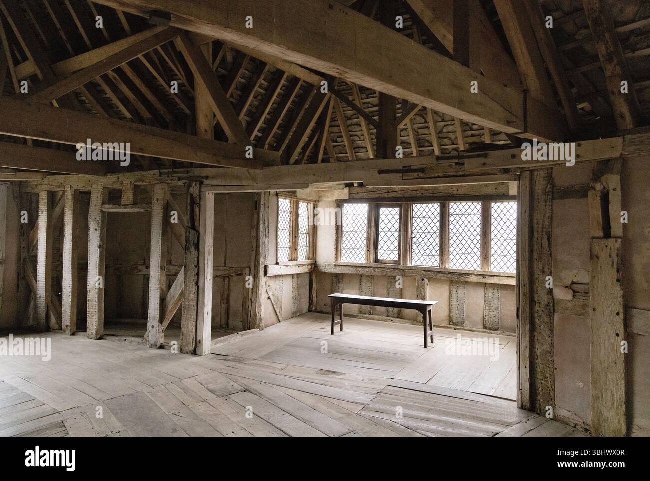 Stokesay Castle Interior Room, nella North Tower; una residenza fortificata medievale del XIII secolo nello Shropshire, Inghilterra, Regno Unito. Foto Stock
