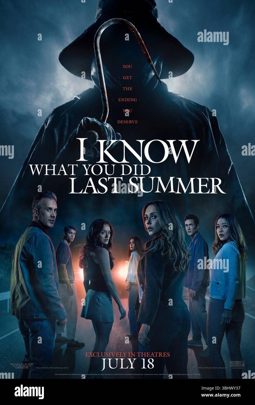 I Know What You Did Last Summer (2025), diretto da Jennifer Kaytin Robinson e interpretato da Madelyn Cline, Chase sui Wonders e Jonah Hauer-King. Un gruppo di amici è terrorizzato da uno stalker che sa di un incidente raccapricciante del loro passato. USA SOLO PER USO EDITORIALE DI un foglio di poster. Crediti: BFA / Columbia Pictures Foto Stock