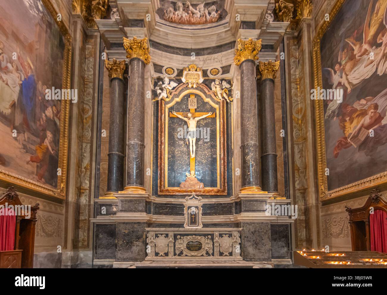 Savona, Italia - 20 ottobre 2024: Interno della Cattedrale di nostra Signora Assunta a Savona. Foto Stock