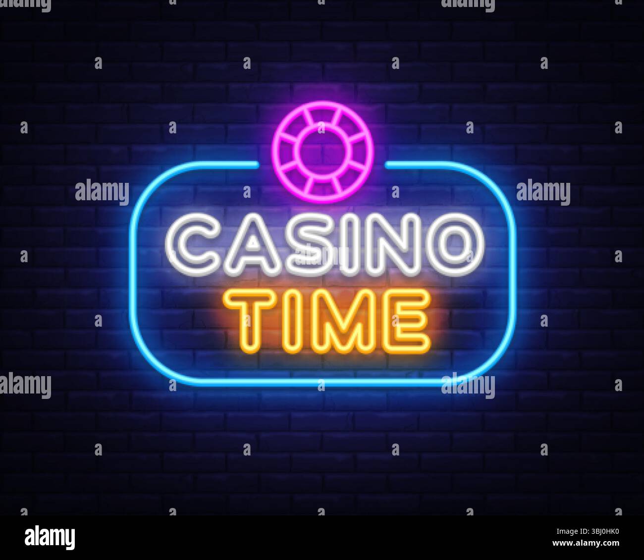 Bright Casino Time, etichetta al neon con chip da poker e vivace tipografia in bianco e arancione, linee luminose e cornice rotonda sullo sfondo di mattoni. Illustrazione Vettoriale